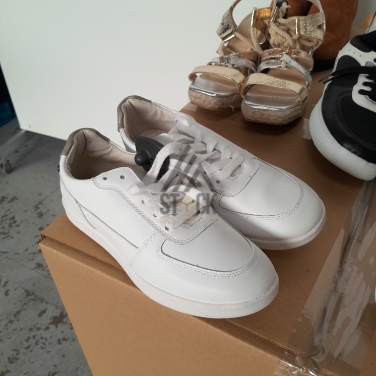 CHAUSSURES -  60 paires