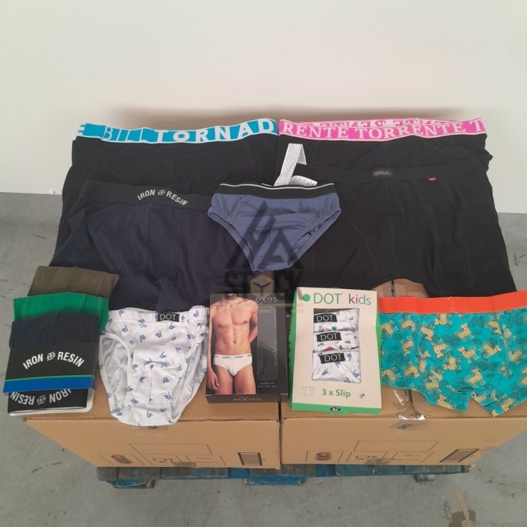 SOUS VETEMENTS HOMME - 150 pièces