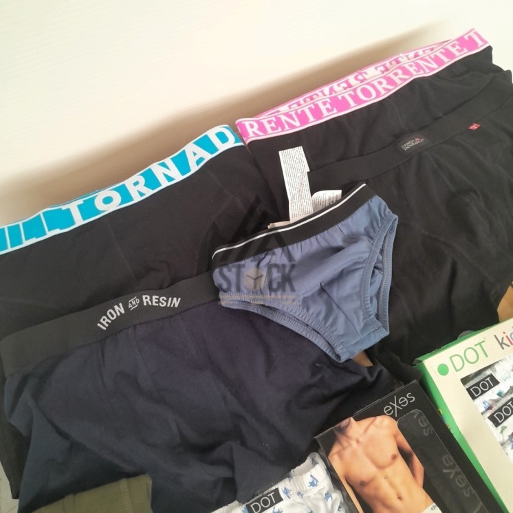 SOUS VETEMENTS HOMME - 150 pièces