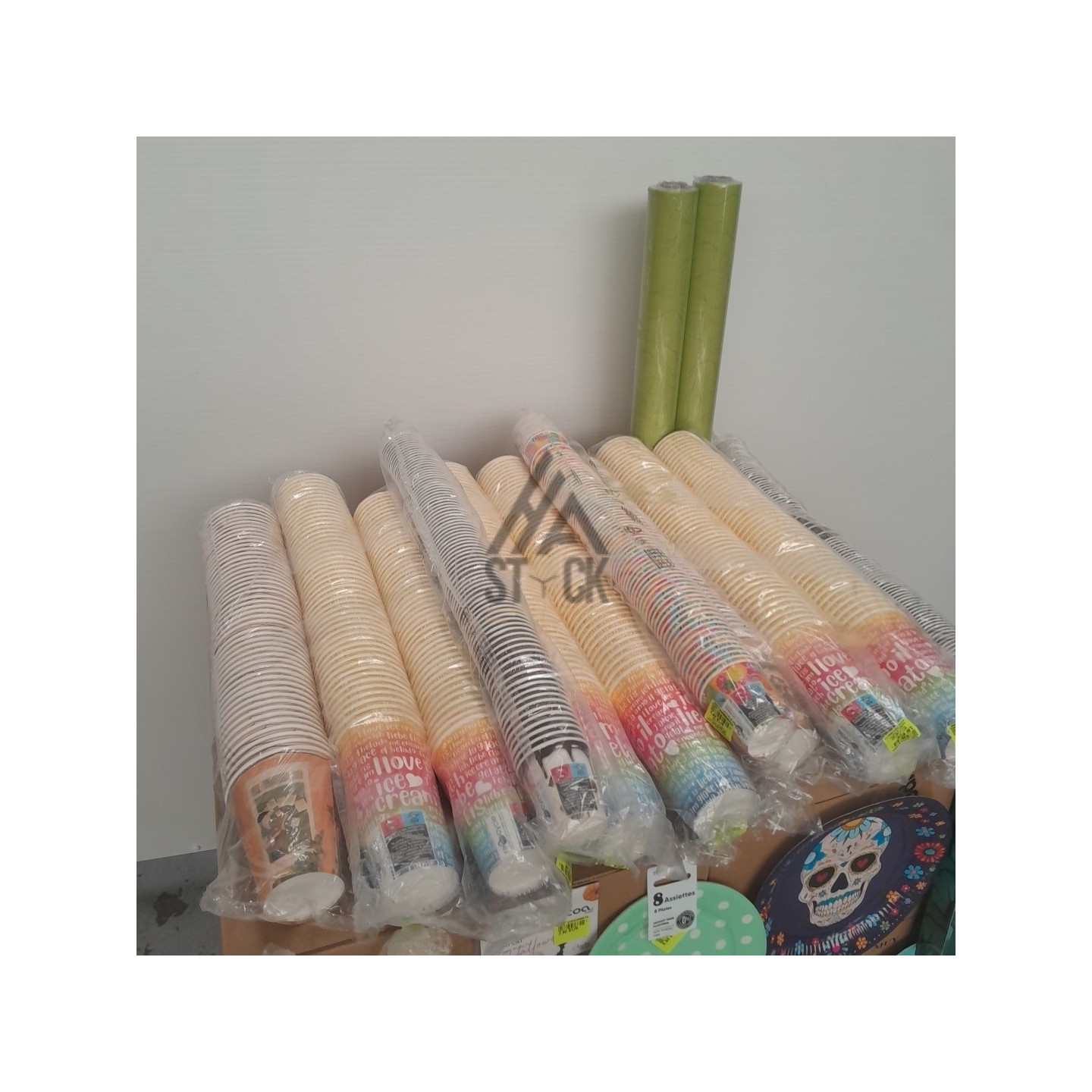 VAISSELLE JETABLE - 320 pièces