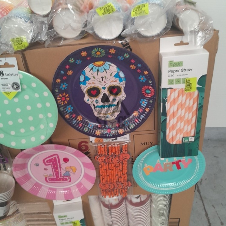 VAISSELLE JETABLE - 320 pièces