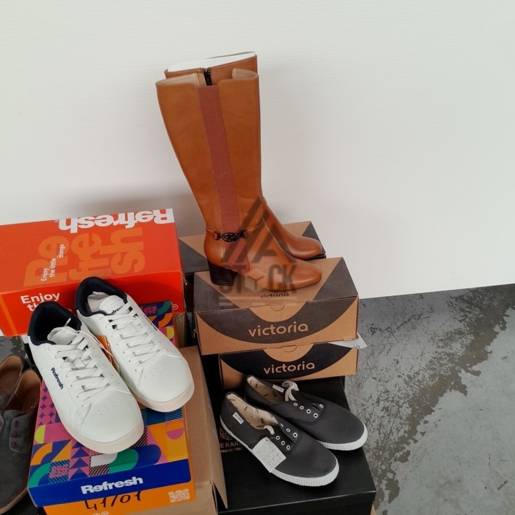 CHAUSSURE en boite  - 20 paires