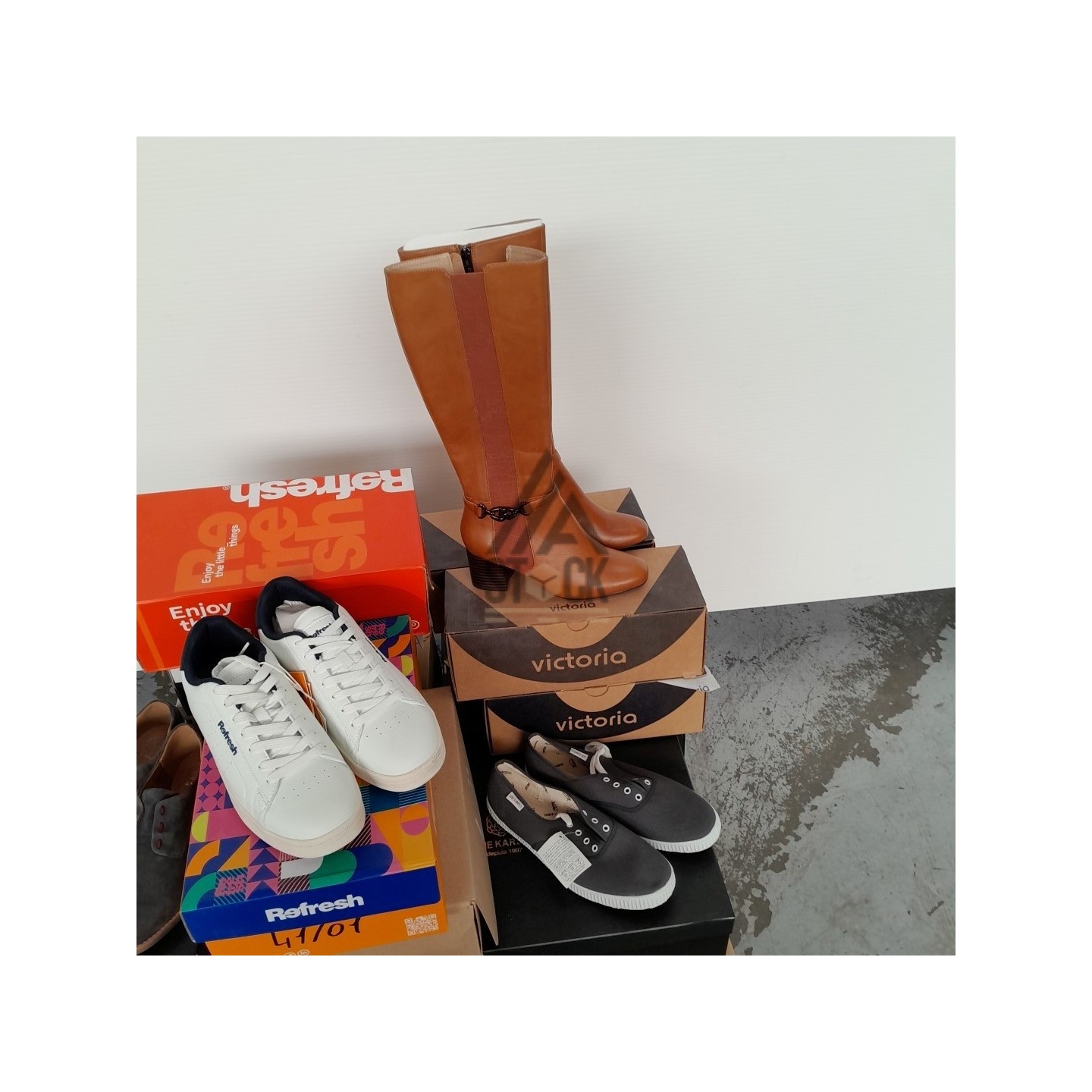 CHAUSSURE en boite  - 20 paires