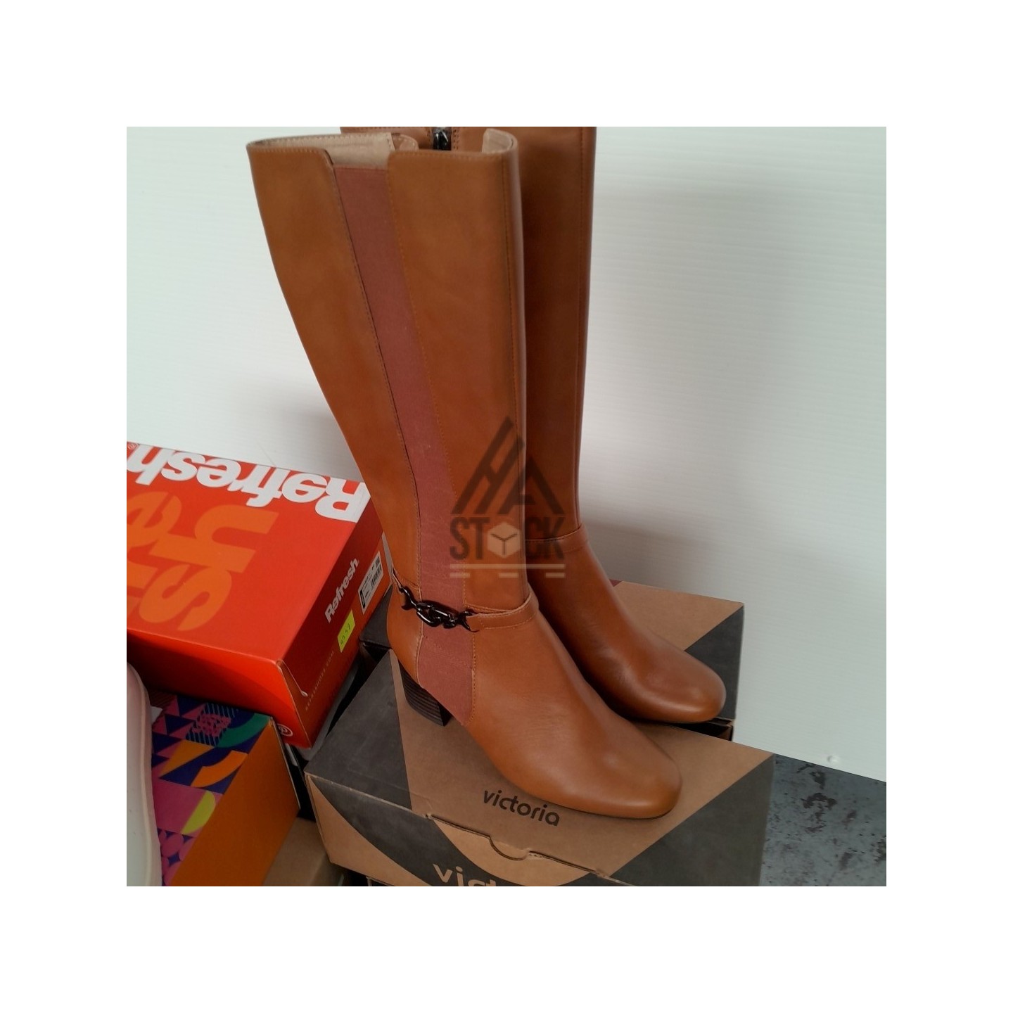 CHAUSSURE en boite  - 20 paires