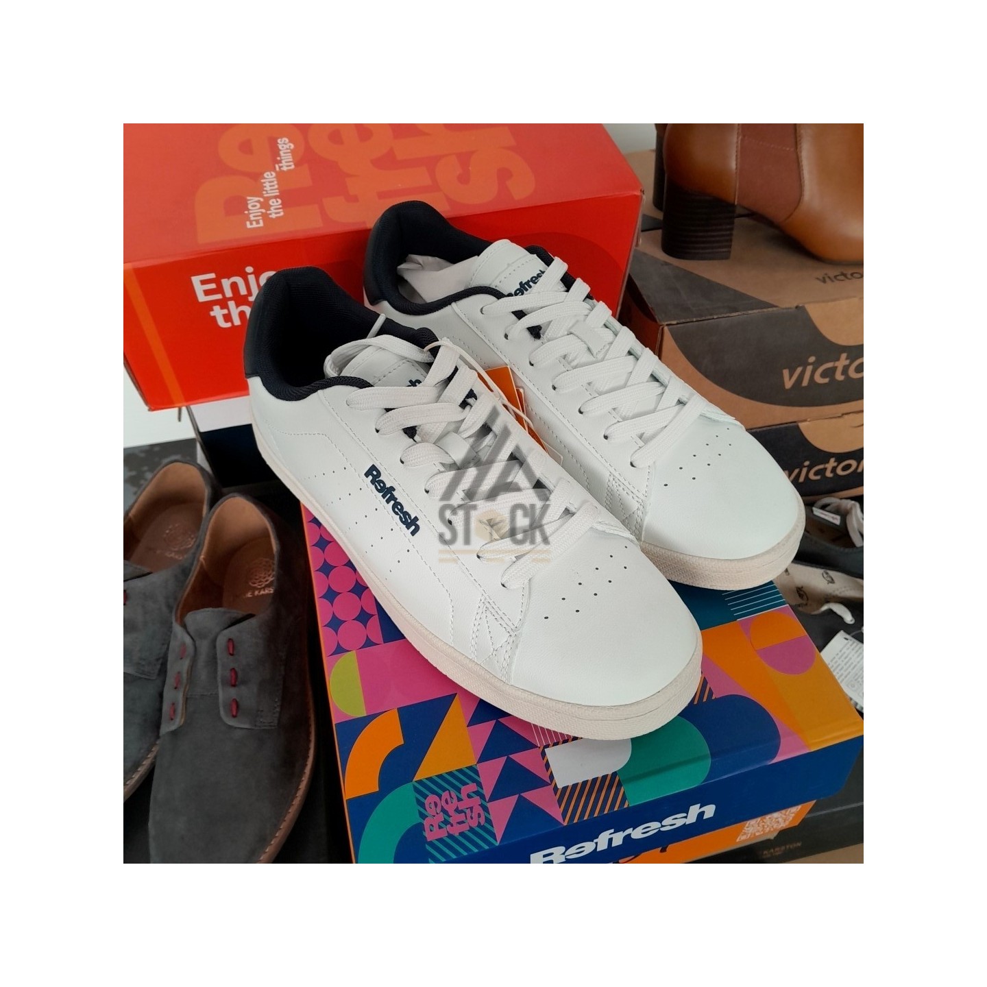 CHAUSSURE en boite  - 20 paires