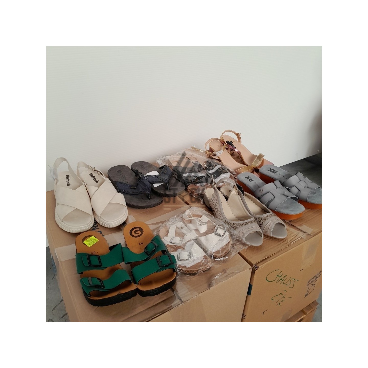 CHAUSSURES  ÉTÉ - 60 paires