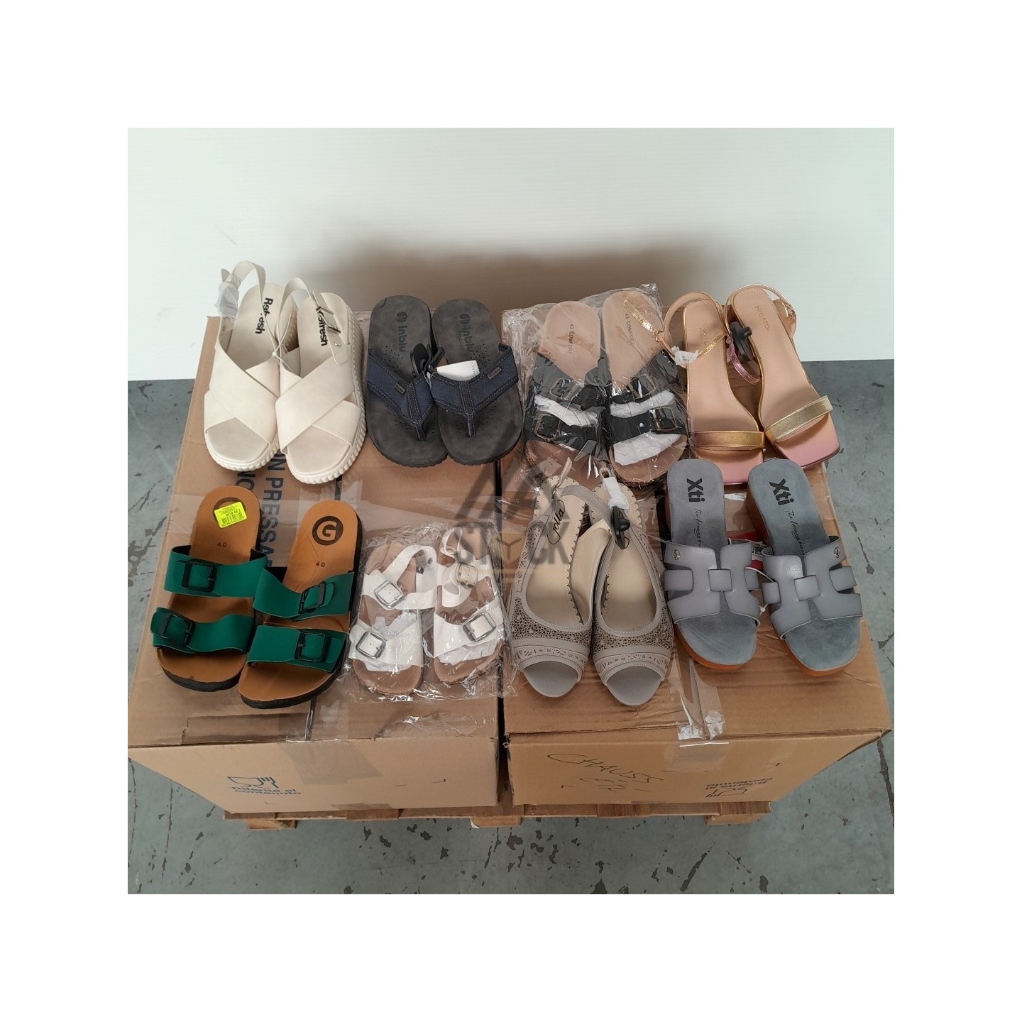 CHAUSSURES  ÉTÉ - 60 paires