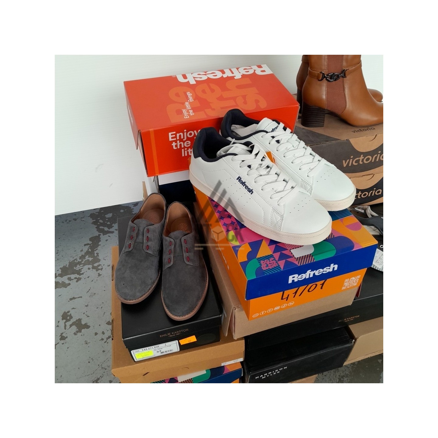 CHAUSSURE en boite  - 20 paires