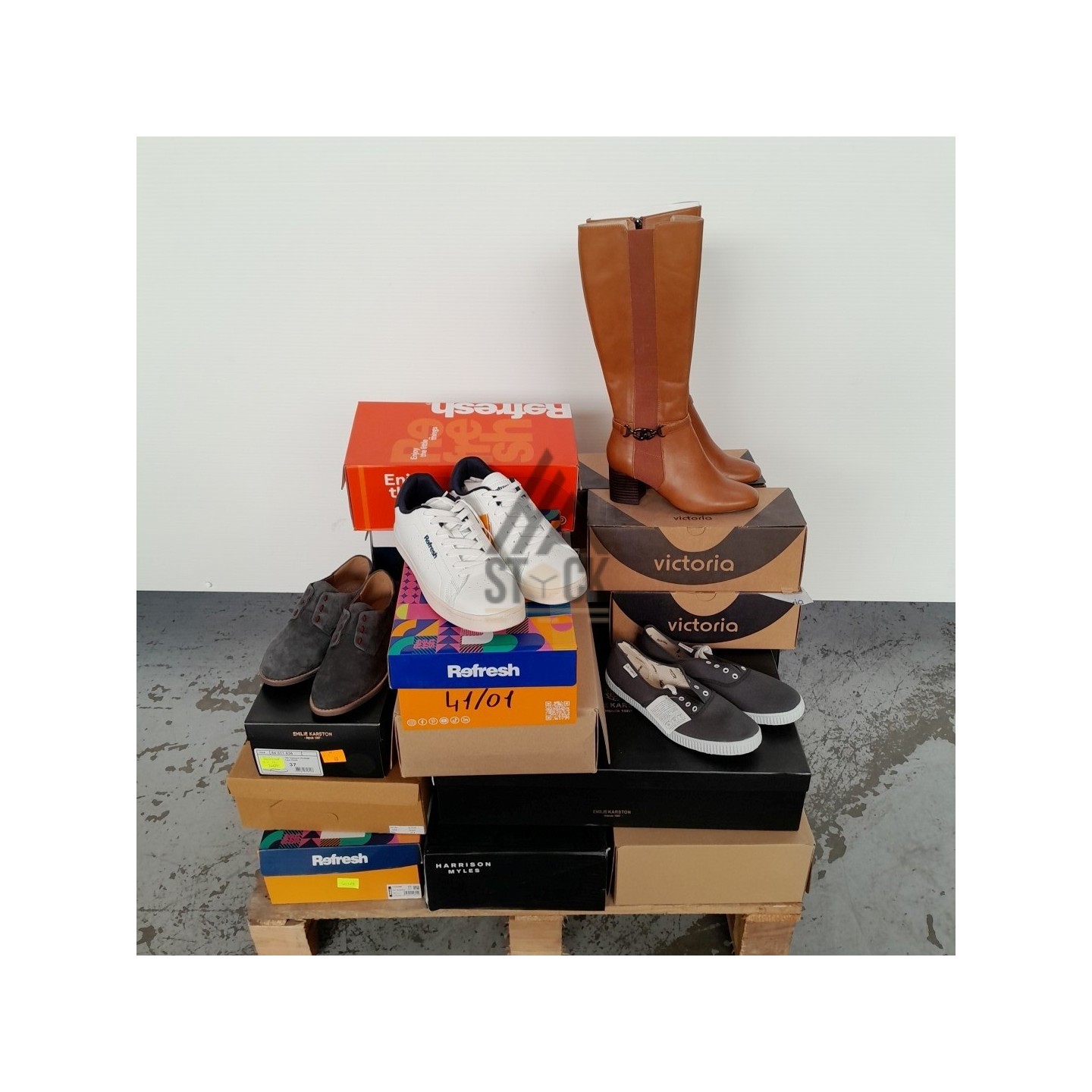 CHAUSSURE en boite  - 20 paires