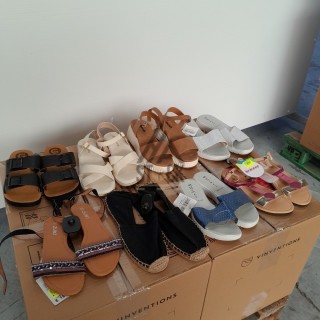 CHAUSSURES  ÉTÉ - 60 paires