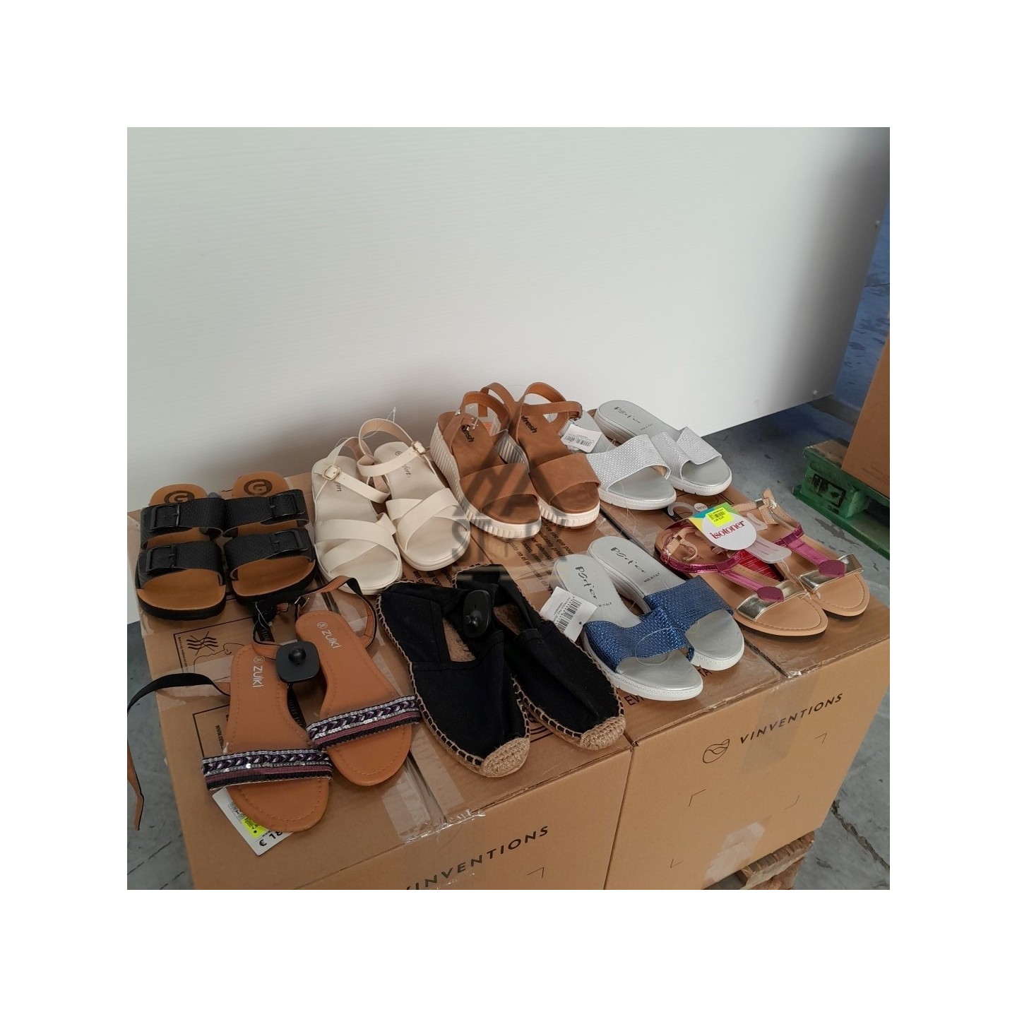 CHAUSSURES  ÉTÉ - 60 paires