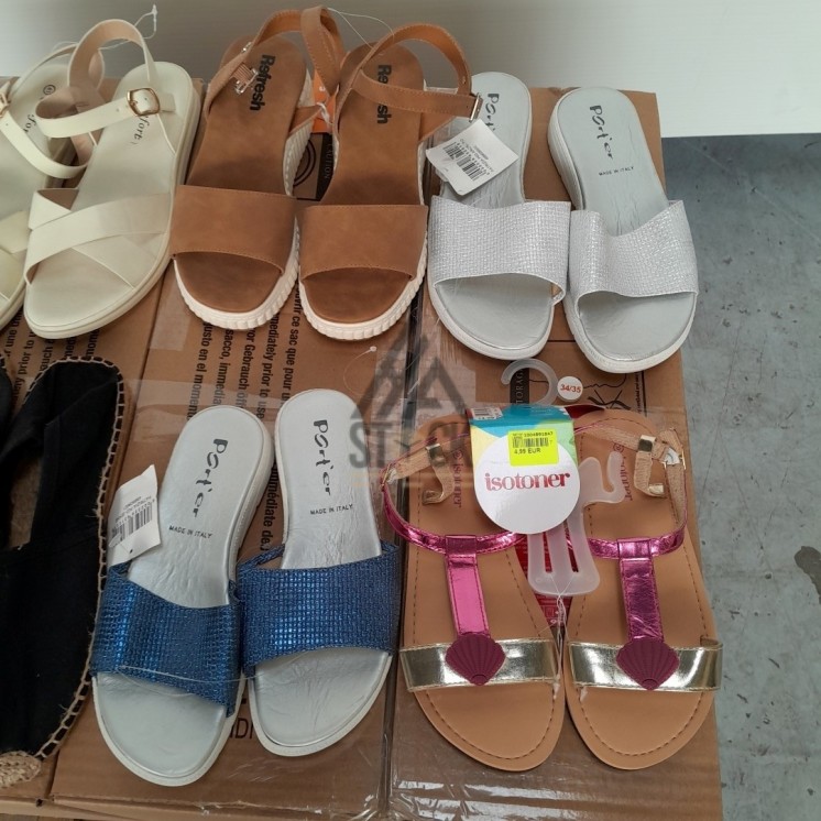 CHAUSSURES  ÉTÉ - 60 paires