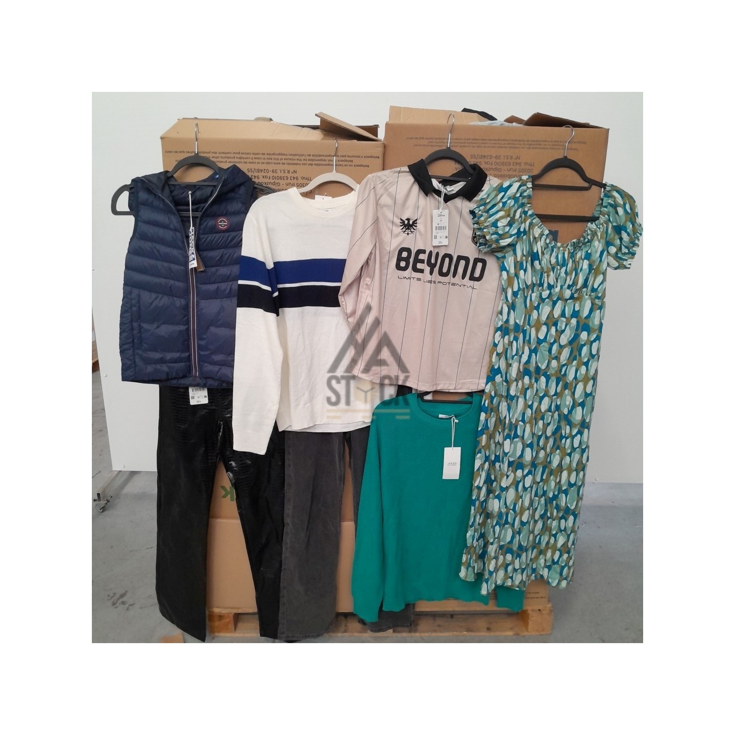 TEXTILE MARQUE  - 700 pièces