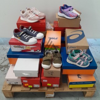 CHAUSSURE ENFANTS en boite  - 25 paires