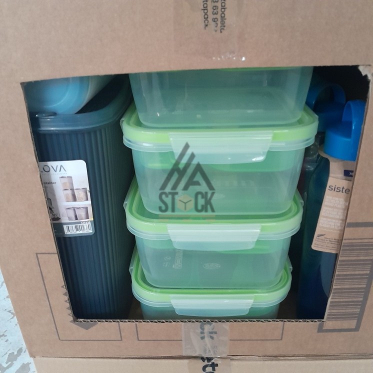 VAISSELLE PLASTIQUE - 200 pièces