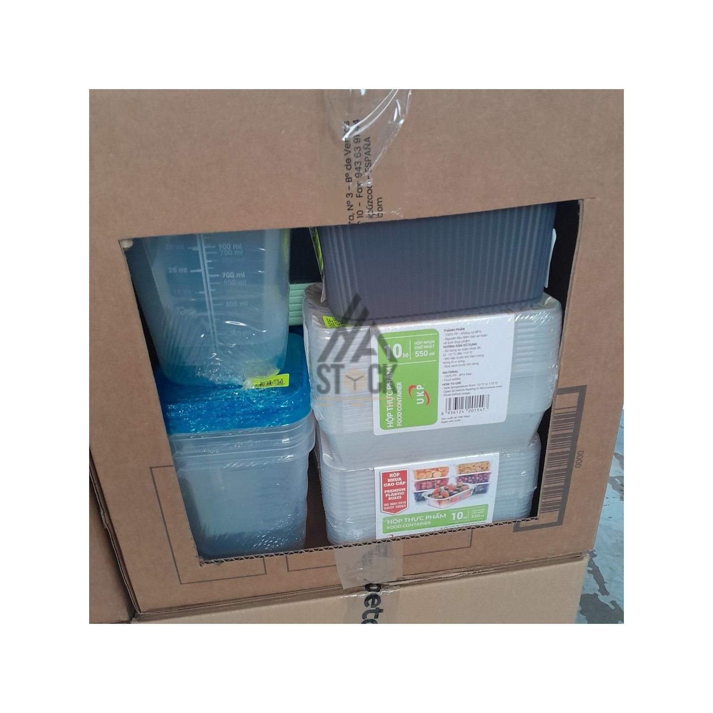 VAISSELLE PLASTIQUE - 200 pièces