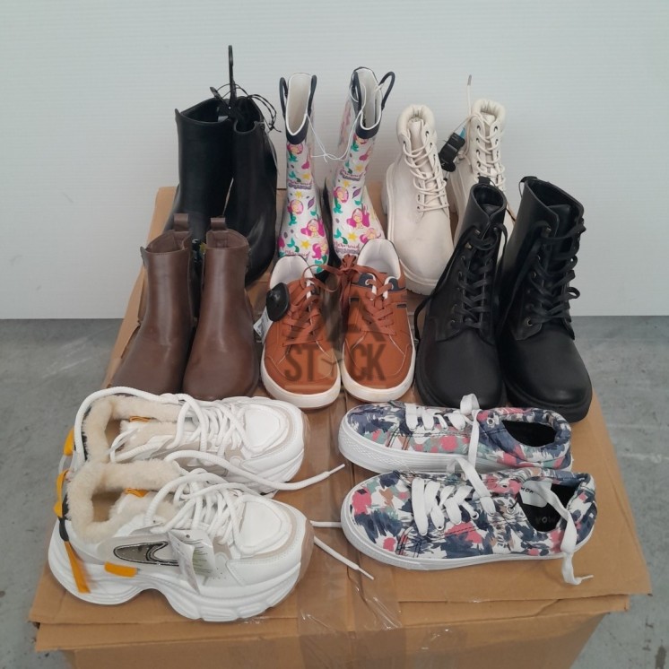 CHAUSSURES -  60 paires