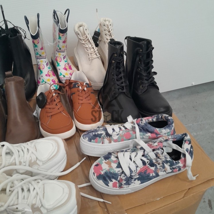 CHAUSSURES -  60 paires