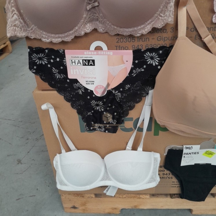 SOUS VETEMENTS FEMME - 200 pièces