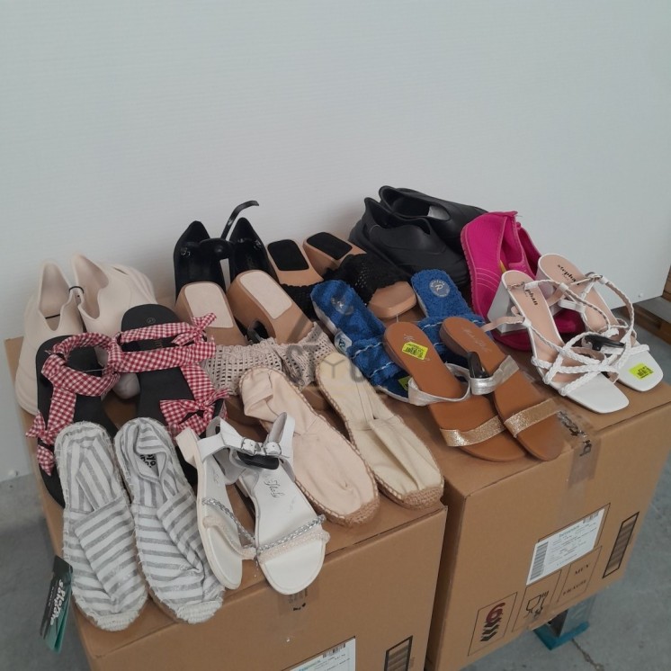 CHAUSSURES  ÉTÉ - 70 paires