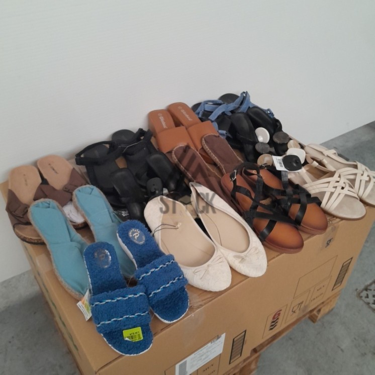 CHAUSSURES  ÉTÉ - 70 paires