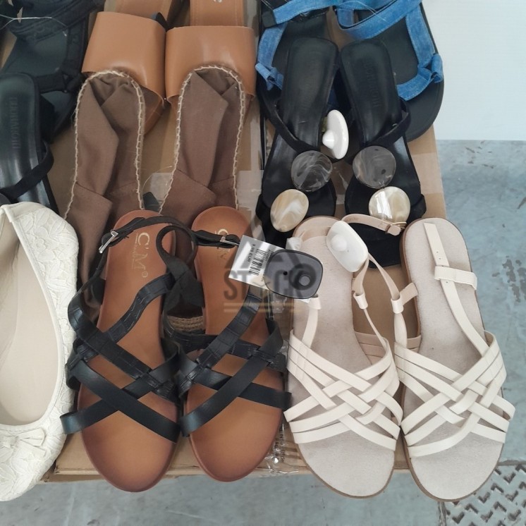 CHAUSSURES  ÉTÉ - 70 paires