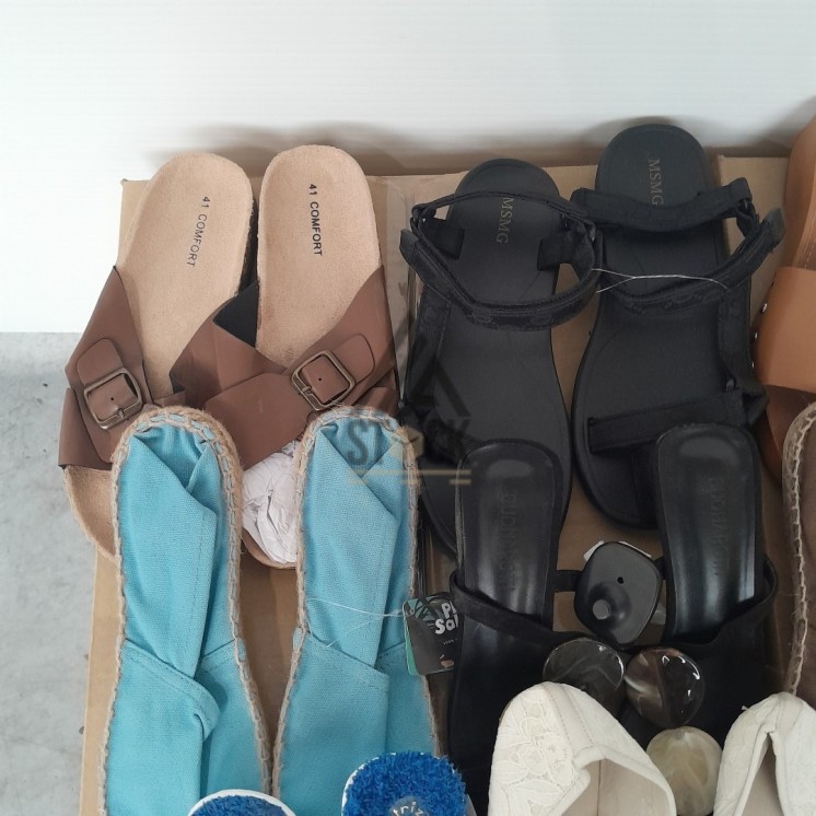 CHAUSSURES  ÉTÉ - 70 paires