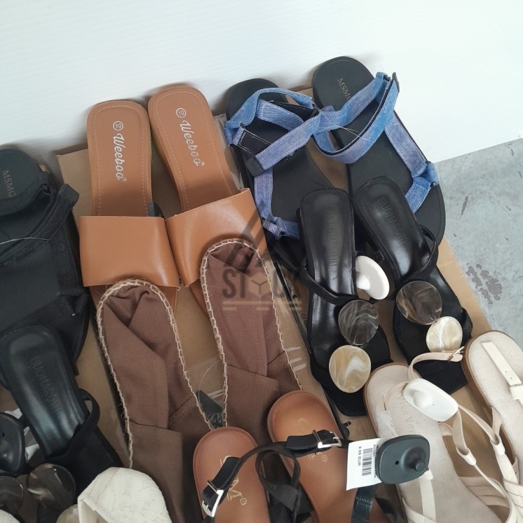 CHAUSSURES  ÉTÉ - 70 paires