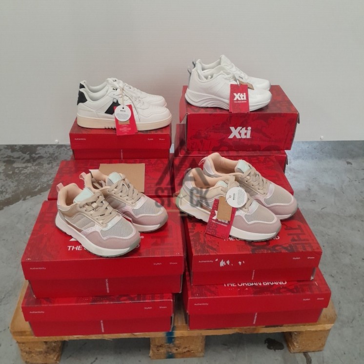 CHAUSSURE en boite - XTI  - 14 paires