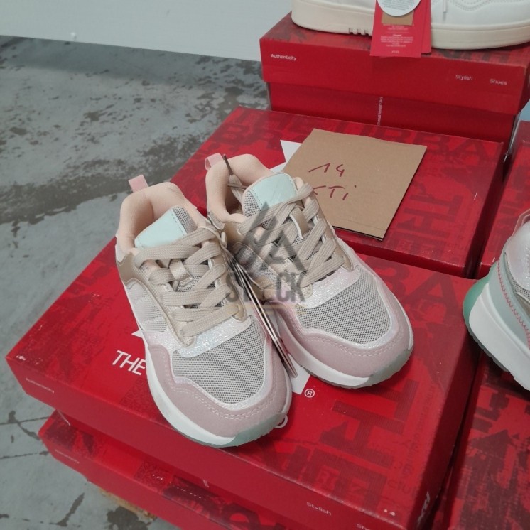 CHAUSSURE en boite - XTI  - 14 paires