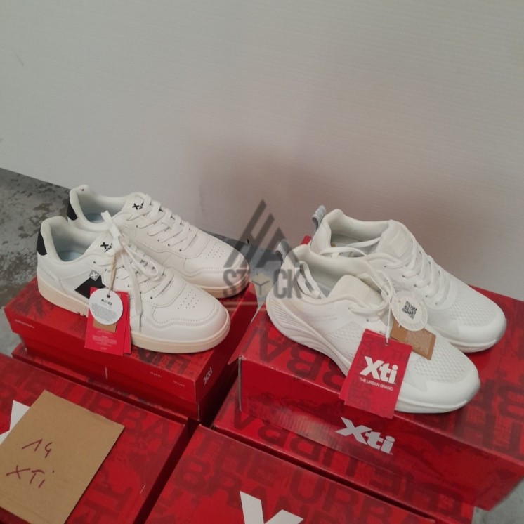 CHAUSSURE en boite - XTI  - 14 paires