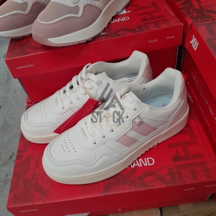 CHAUSSURE en boite - XTI  - 14 paires