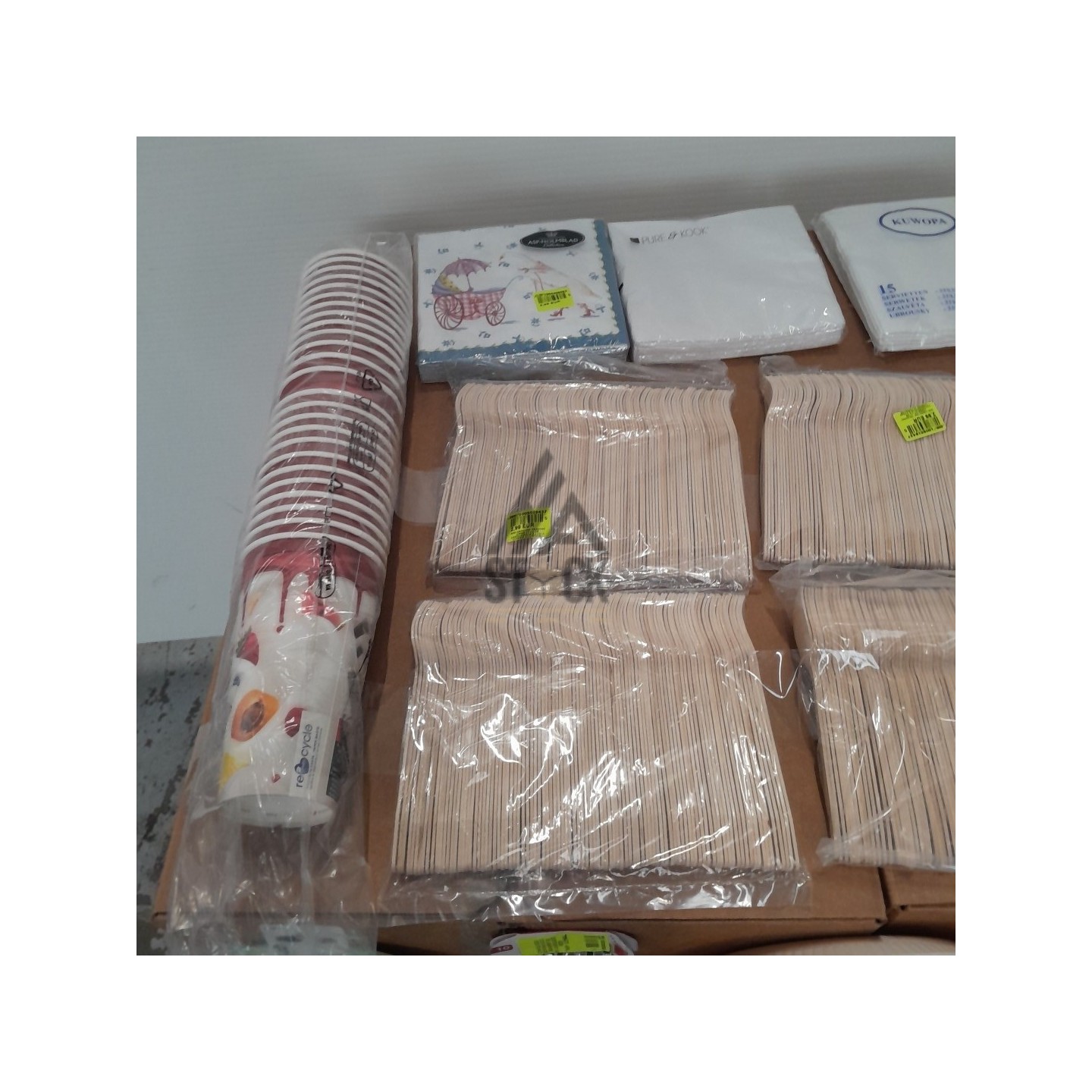 VAISSELLE JETABLE - 300 pièces