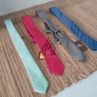 Cravate - 80 pièces