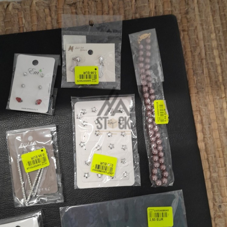 BIJOUX - 300 pièces