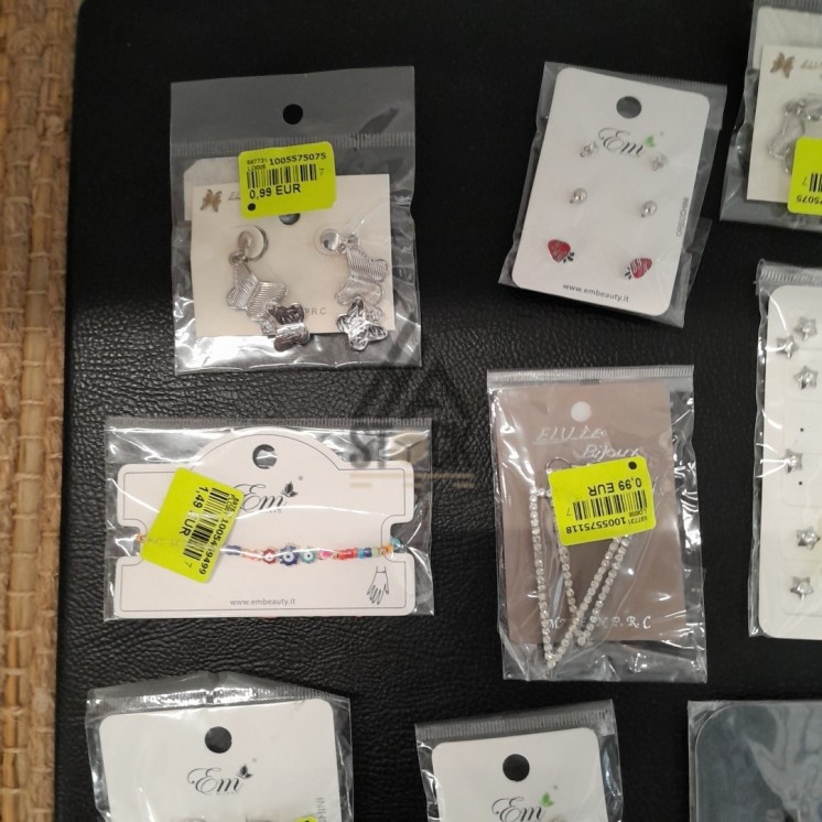 BIJOUX - 300 pièces