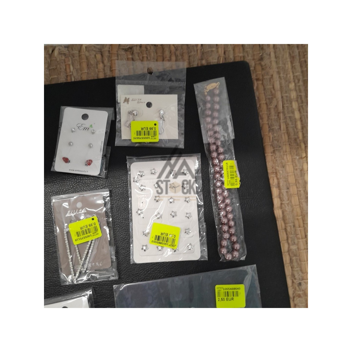 BIJOUX - 300 pièces