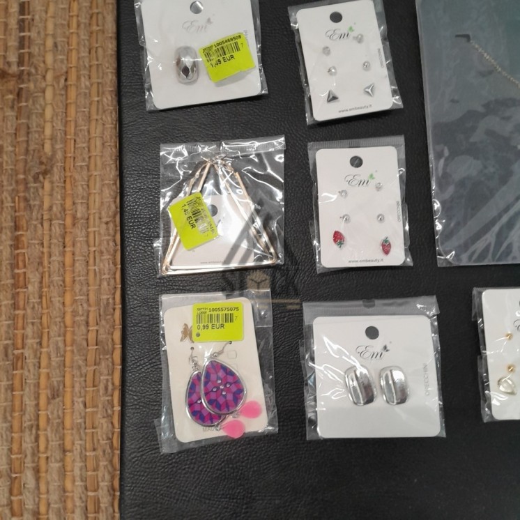 BIJOUX - 300 pièces