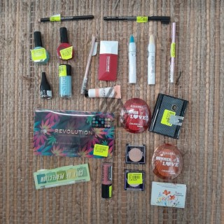 COSMÉTIQUE - 350 pièces