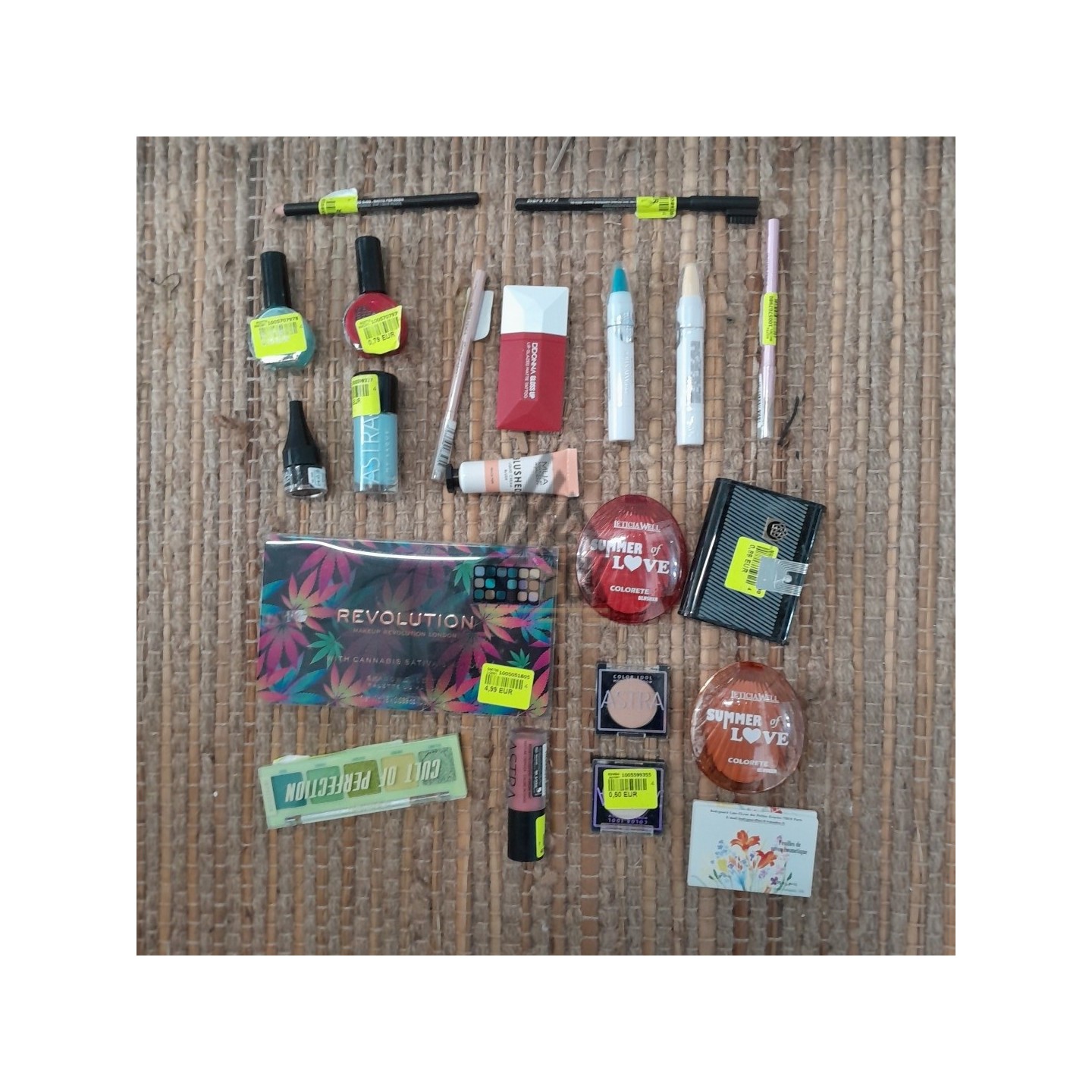 COSMÉTIQUE - 350 pièces