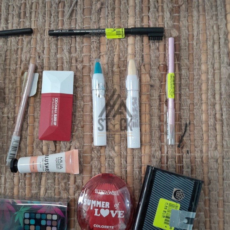 COSMÉTIQUE - 350 pièces