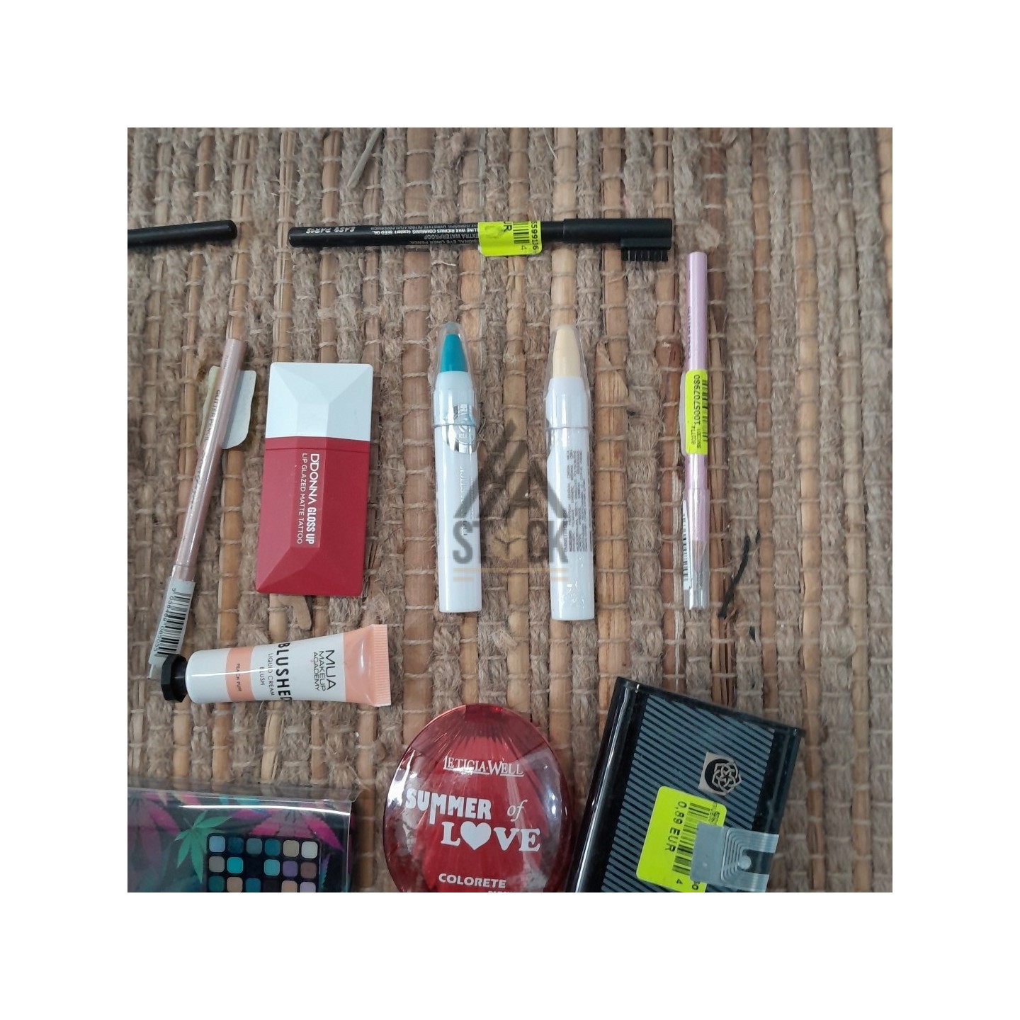 COSMÉTIQUE - 350 pièces