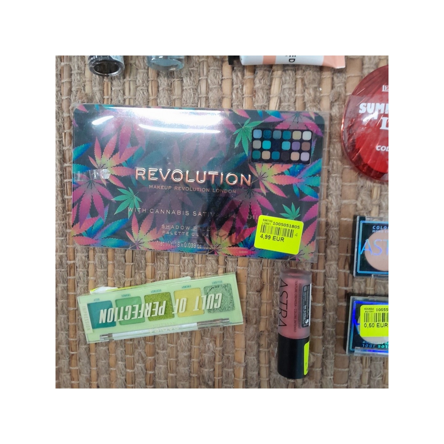 COSMÉTIQUE - 350 pièces