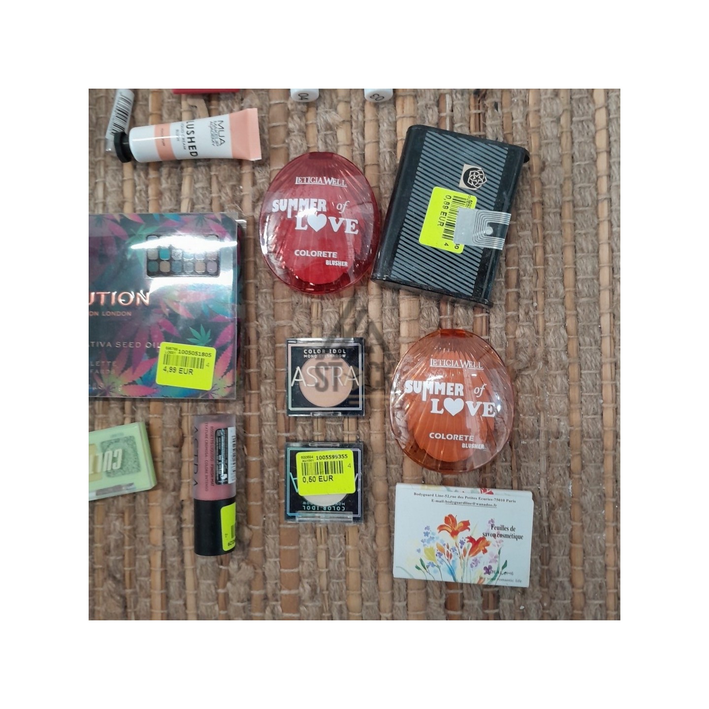 COSMÉTIQUE - 350 pièces