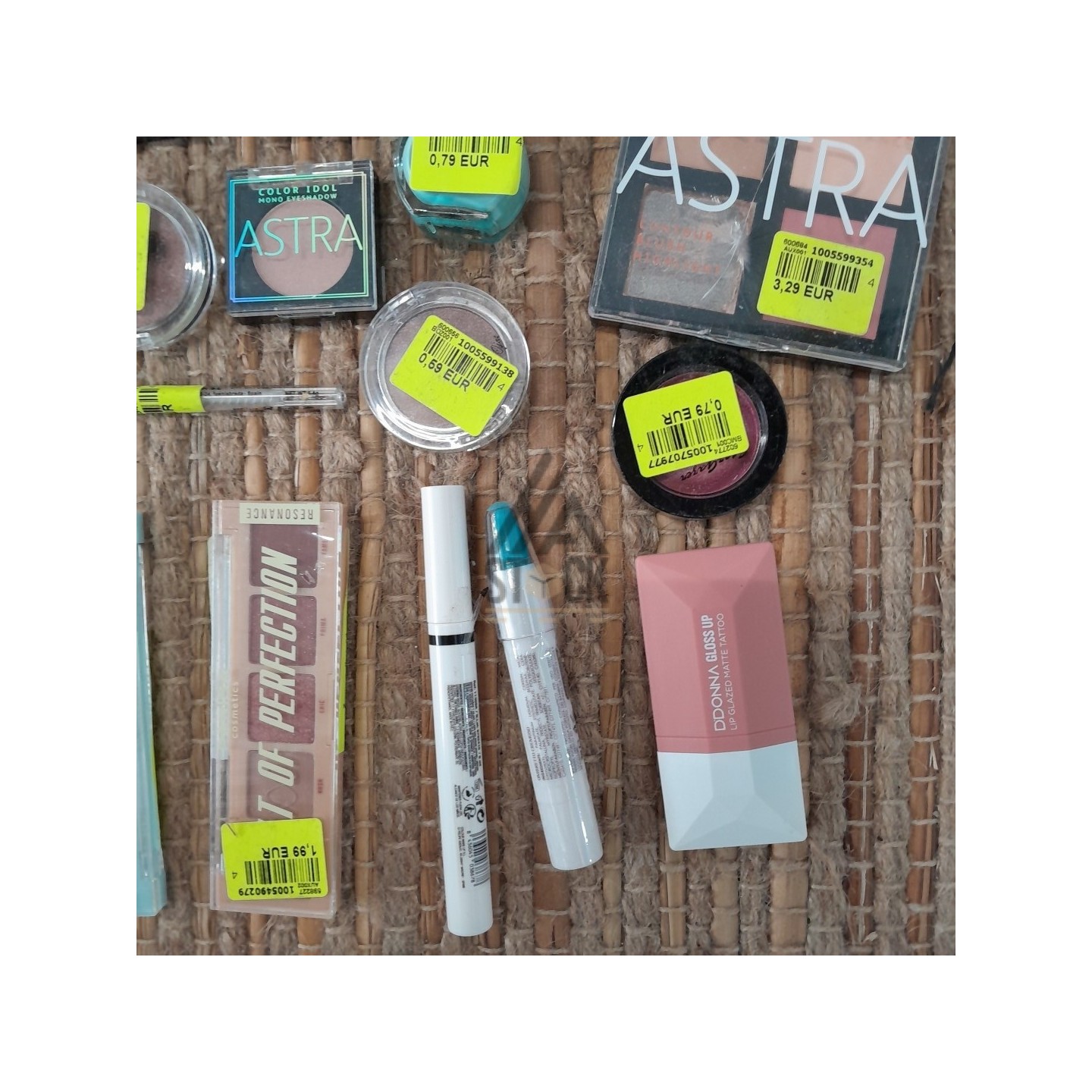 COSMÉTIQUE - 350 pièces