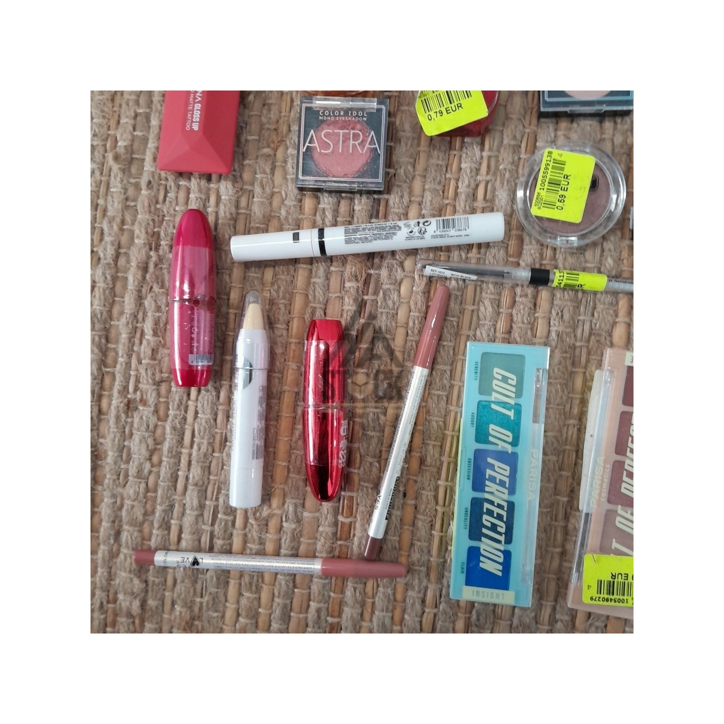 COSMÉTIQUE - 350 pièces