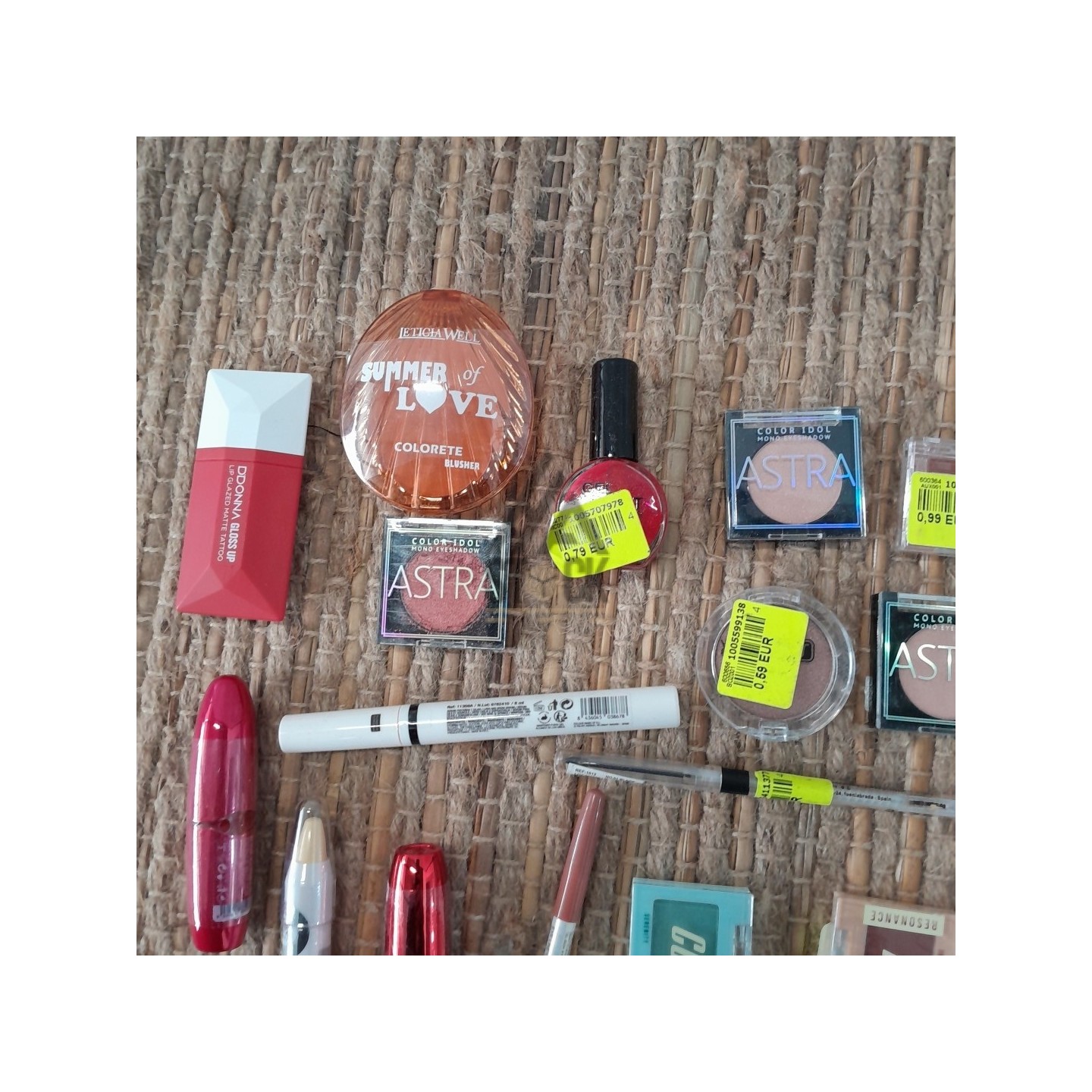 COSMÉTIQUE - 350 pièces