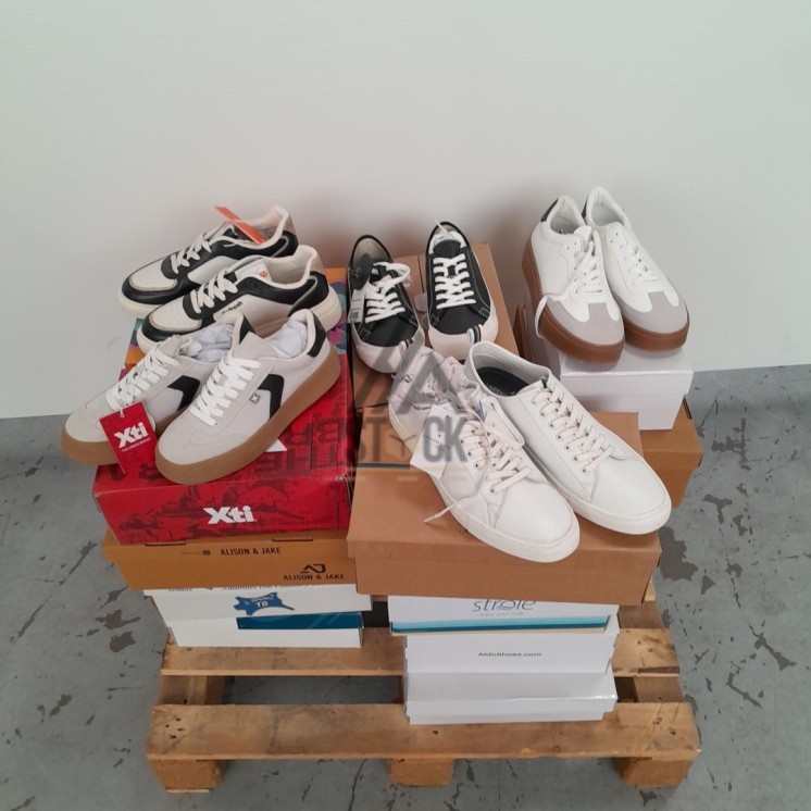 CHAUSSURE en boite  - 20 paires