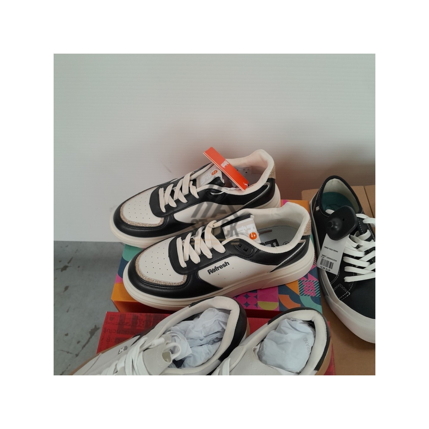 CHAUSSURE en boite  - 20 paires