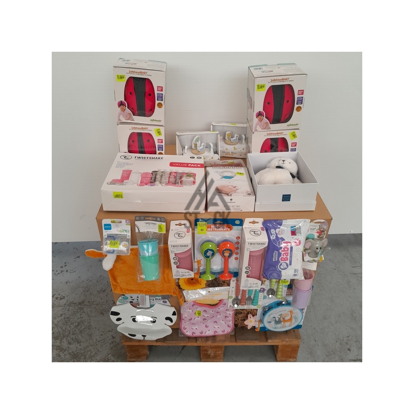 PUÉRICULTURE - 170 pièces